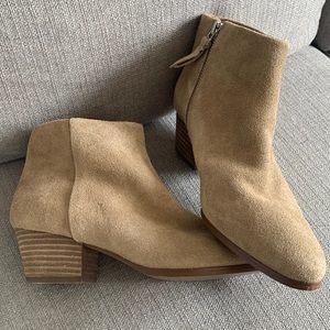 COPY - Womens size 8 new and never worn banana republic booties